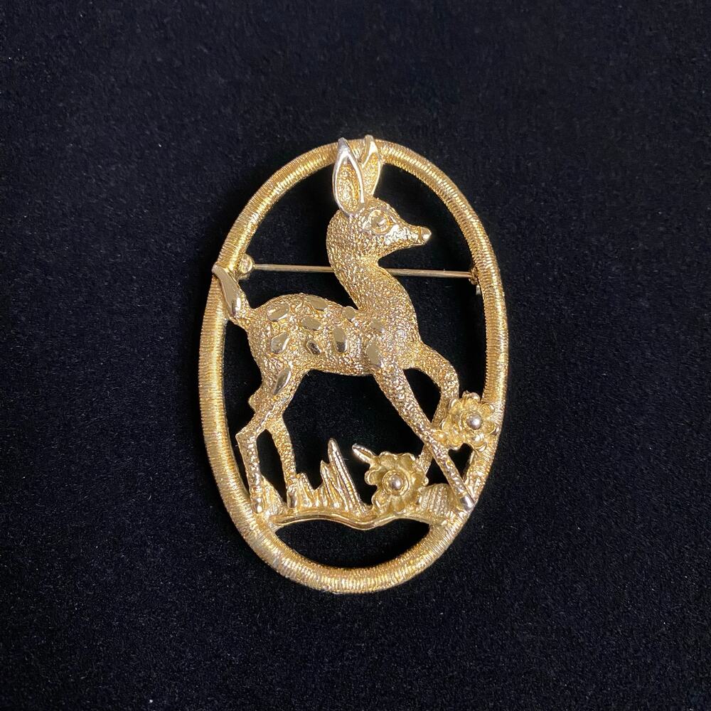 Vintage Sarah Coventry Gold Tone Fawn Deer Oval Brooch Floral Woodland 2.25"